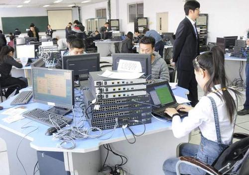 網絡工程 數字時代的脈絡構建者